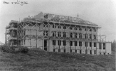 Zrod budovy na koly - z 1926